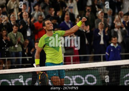 ©PHOTOPQR/LE PARISIEN/Olivier Arandel ; Paris ; 25/05/2022 ; Paris, France Mercredi 25 mai 2022 tennis Roland Garros Corentin Moutet / Rafael Nadal Banque D'Images