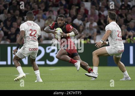 ©PHOTOPQR/LE PROGES/Maxime JEGAT - Marseille 27/05/2022 - Rugby - Challenge Cup finale - Lyon vs Toulon à Marseille le 27 Mai 2022 - Josua Tuisova (LOU) au cours du match entre le LOU Rugby (en rouge / Lyon) et le RC Toulon (en blanc / Toulon) au stade Vélodrome à Marseille et préparation pour la finale de l'EPCR Challenge Cup, la petite coupe d'Europe de rugby. Banque D'Images