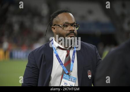 ©PHOTOPQR/LE PROGES/Maxime JEGAT - Marseille 27/05/2022 - Rugby - Challenge Cup finale - Lyon vs Toulon à Marseille le 27 Mai 2022 -Mathieu Bastareaud (LOU) au cours du match entre le LOU Rugby (en rouge / Lyon) et le RC Toulon (en blanc / Toulon) au stade Vélodrome à Marseille et préparation pour la finale de l'EPCR Challenge Cup, la petite coupe d'Europe de rugby. Banque D'Images