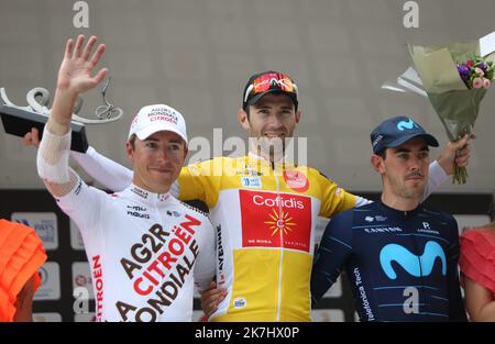 ©Laurent Lairys/MAXPPP - Benoit Cosnefroy de l'équipe AG2R - Citroën , Benjamin Thomas de Cofidis et Alex Aramburu Deba de l'équipe Movistar pendant les Boucles de la Mayenne 2022, course cycliste UCI ProSeries, phase 4, Martigné-sur-Mayenne > Laval (180 km) sur 29 mai 2022 à Laval, France - photo Laurent Lairys / MAXPPP Banque D'Images