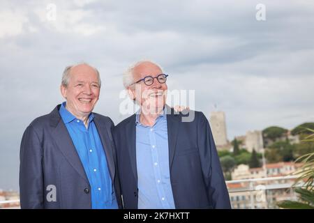 ©PHOTOPQR/LE PARISIEN/Fred Dugit ; Cannes ; 25/05/2022 ; Cuture / Cinéma Palais des festivals à Cannes (06), le 25 mai 2022 Photocall du film TORI et LOKITA JEAN-PIERRE DARDENNE Réalisateur (Belgique) JOELY MBUNDU Actrice LUC DARDENNE Réalisateur (Belgique) PABLO SCHacitor photo LP / Fred Dugit - Festival international du film de Cannes mai 25th 2022 Banque D'Images