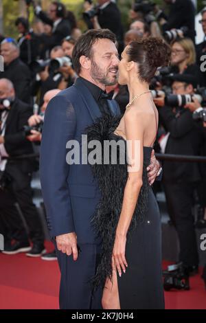 ©PHOTOPQR/LE PARISIEN/Fred Dugit ; Cannes ; 28/05/2022 ; Cuture / Cinéma Palais des festivals à Cannes (06), le 28 mai 2022 Palmares du 75E fessitival du film international de Cannes Samuel le Bihan et Stefania Christian photo LP / Fred Dugit Banque D'Images