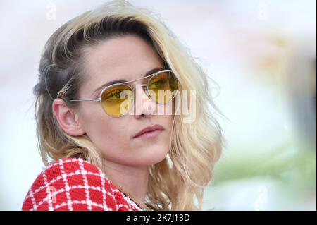 ©franck castel/MAXPPP - 20220005 crimes of the future Photocall - le Festival annuel du film de Cannes 75th Kristen Stewart CANNES, FRANCE - MAI 24 Banque D'Images