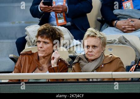 ©FRANCK CASTEL/MAXPPP - 20220005 Roland Garros - jour 10 Murielle ROBIN au cours de la dixième journée de Roland Garros sur 31 mai 2022 à Paris, France. Banque D'Images