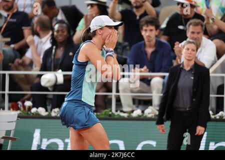 ©PHOTOPQR/LE PARISIEN/LP / Arnaud Journois ; PARIS ; 04/06/2022 ; TENNIS , ROLAND GARROS 2022 , 04/06/2022 , FINALE DAME , IGA SWIATEK vs COCO GAUFF 4 juin 2022 Tournoi ouvert en France à Roland Garros Banque D'Images