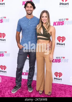 ©Xavier Collin / Avalon/PHOTOSHOT/MAXPPP - ; Etats-Unis, Californie, Carson, Dignity Health Sports Park ; 04/06/2022 - CARSON, LOS ANGELES, CALIFORNIE, Etats-Unis - JUIN 04 : Mitchell Sage et Kendall long assistent au 2022 iHeartRadio Wango Tango tenu au parc sportif Dignity Health sur 4 juin 2022 à Carson, Los Angeles, Californie, États-Unis. Credit:Xavier Collin / Avalon Bouvesse Quirieu Isere le 05/06/2022: Tentative au record mondial des Pebbles décorés à Bouvesse-Quirieu à Isere Banque D'Images