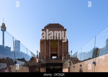 La passerelle Cascade de l'extension du Centenaire jusqu'au Mémorial de l'ANZAC à Hyde Park à Sydney, en Australie Banque D'Images