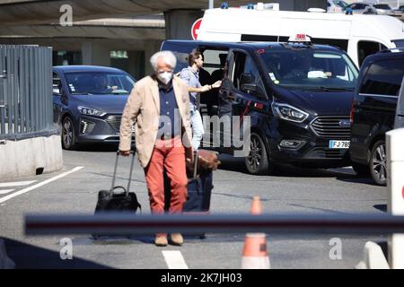 ©PHOTOPQR/LE PARISIEN/Olivier Arandel ; Roissy ; 01/07/2022 ; Roissy (95), France Vendredi 1er juillet 2022 2E jour de grève à l’aéroport Roissy Charles de Gaulle - Paris, aéroport Roissy, juillet 1st 2022 grève à l’aéroport de Roissy Charles-de-Gaulle pour dénoncer le manque de personnel, en raison des départs pendant le covid et de la forte reprise du trafic aérien, 10 % des vols annulés au début des vacances d'été Banque D'Images