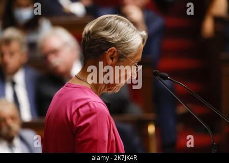 ©PHOTOPQR/LE PARISIEN/olivier corsan ; Paris ; 06/07/2022 ; Paris, France, le 6 juillet 2022. La première ministre Elisabeth a porté un prononcé devant l'Assemblée nationale son décourage de politique générale. Photo : LP / Olivier Corsan - le Premier ministre français Elisabeth borne a prononcé un discours devant le Parlement à l'Assemblée nationale à Paris, France, le 06 juillet 2022. Borne décrit les priorités de la politique du gouvernement dans son premier discours au Parlement. Banque D'Images