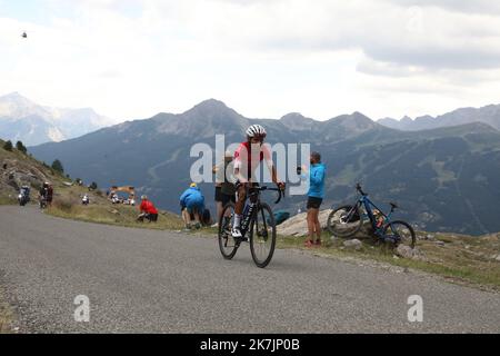 ©PHOTOPQR/LA PROVENCE/DUCLET Stéphane ; Aramon ; 13/07/2022 ; ?11E Etape du tour de France entre Albertville et le col du Granon ici, Quintana phase onze de la course cycliste Tour de France, une course de 149km d'Albertville au Col du Granon serre Chevalier, en France, le mercredi 13 juillet 2022 Banque D'Images