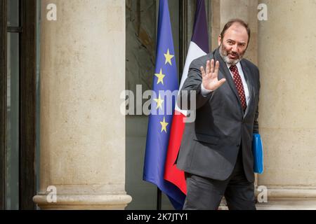 ©Thomas Padilla/MAXPPP - 20/07/2022 ; Paris, France ; SORTIE DU Conseil DES MINISTRES au PALAIS DE l'ELYSEE. FRANÇOIS BRAUN, MINISTRE DE LA SANTE ET DE LA PRÉVENTION. Quittez la réunion hebdomadaire du cabinet au palais présidentiel de l'Elysée à Paris sur 20 juillet 2022. Banque D'Images