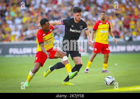 ©PHOTOPQR/VOIX DU NORD/COURBE ; 30/07/2022 ; FOOT L1 RACING CLUB DE LENS LOIS OPENDA JIMMY CABOT STADE D'ETE MATCH AMICAL CONTRE CLERMONT FOOT. STADE PAUL LIGNON RODEZ LE 16 JUILLET 2022. PHOTO SEVERINE COUBE LA VOIX DU NORD match de football amical entre RC Lens et West Ham Uni au Stade Bolaert-Delelis à Lens, dans le nord de la France sur 30 juillet, Banque D'Images