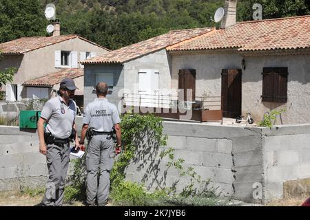 ©PHOTOPQR/LA PROVENCE/DUCLET Stéphane ; Saint-Martin-de-Bromes ; 01/08/2022 ; contrôle de la sécurité avec la police de l'environnement de l'office français de la biodiversité ( OFB ). - Saint Martin de Bromes, sud de la France, août 14st 2022 contrôle de la sécheresse avec la police environnementale du Bureau français de la biodiversité (OFB) qui vérifie si les restrictions à l'utilisation de l'eau sont respectées Banque D'Images