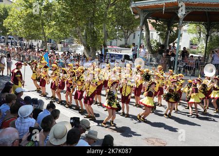 ©PHOTOPQR/LA PROVENCE/DUCLET Stéphane ; digne-les-bains ; 07/08/2022 ; 76 eme corso de la lavande de digne les bains. Fichier de jour. - Digne les bains, France, août 7th 2022 76th Lavender corso en Provence Banque D'Images