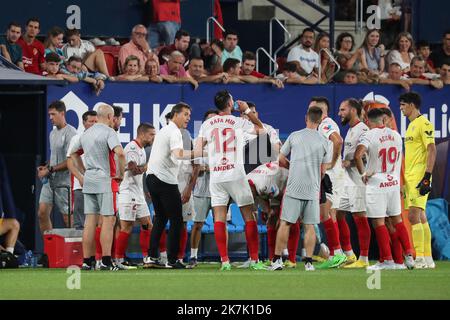 ©Manuel Blondeau/AOP Press/MAXPPP - 12/08/2022 le responsable de Pampelune Julen Lopetegui du FC Séville pendant le match de football de la Liga entre le Club Atlético Osasuna et le FC Sevilla, sur 12 août 2022 au stade El Sadar de Pampelune, Espagne. Banque D'Images