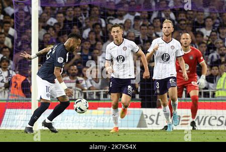 ©PHOTOPQR/LA DEPECHE DU MIDI/MICHEL VIALA ; TOULOUSE ; 31/08/2022 ; DDM- MICHEL VIALA FOOTBALL LIGUE 1 SAISON 2022 2023 LE TOULOUSE FOOTBALL CLUB TFC RECOIT LE PARIS SAINT GERMAIN PSG NEYMAR Banque D'Images