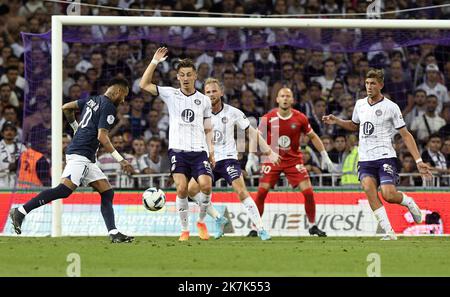 ©PHOTOPQR/LA DEPECHE DU MIDI/MICHEL VIALA ; TOULOUSE ; 31/08/2022 ; DDM- MICHEL VIALA FOOTBALL LIGUE 1 SAISON 2022 2023 LE TOULOUSE FOOTBALL CLUB TFC RECOIT LE PARIS SAINT GERMAIN PSG Banque D'Images