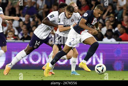 ©PHOTOPQR/LA DEPECHE DU MIDI/MICHEL VIALA ; TOULOUSE ; 31/08/2022 ; DDM- MICHEL VIALA FOOTBALL LIGUE 1 SAISON 2022 2023 LE TOULOUSE FOOTBALL CLUB TFC RECOIT LE PARIS SAINT GERMAIN PSG MBAPPE Banque D'Images