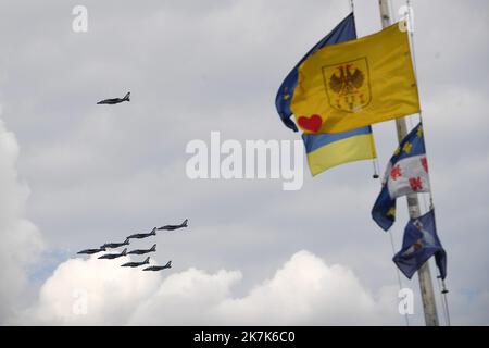 ©PHOTOPQR/VOIX DU NORD/PIERRE ROUANET ; 02/09/2022 ; NIERGNIES, LE 02/09/2022. Répétition avant la rencontre des ailes de Cambrai 2022, un aérodrome de Niergnies, avec entrée automatique la patrouille de France (la patrouille acrobatique officielle de l'Armée de l'Air). PHOTO PIERRE ROUANET LA VOIX DU NORD - répétition avant la rencontre des ailes de Cambrai 2022, à l'aérodrome de Niergnies, avec entre autres la patrouille de France (la patrouille acrobatique officielle de l'Armée de l'Air). Banque D'Images