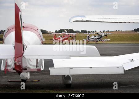 ©PHOTOPQR/VOIX DU NORD/PIERRE ROUANET ; 02/09/2022 ; NIERGNIES, LE 02/09/2022. Répétition avant la rencontre des ailes de Cambrai 2022, un aérodrome de Niergnies, avec entrée automatique la patrouille de France (la patrouille acrobatique officielle de l'Armée de l'Air). PHOTO PIERRE ROUANET LA VOIX DU NORD - répétition avant la rencontre des ailes de Cambrai 2022, à l'aérodrome de Niergnies, avec entre autres la patrouille de France (la patrouille acrobatique officielle de l'Armée de l'Air). Banque D'Images