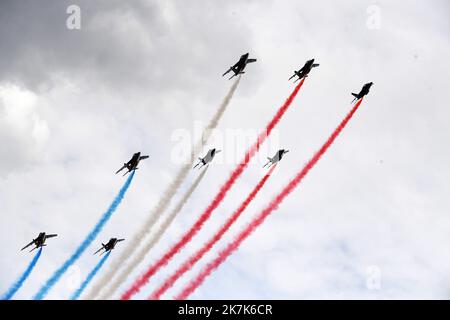 ©PHOTOPQR/VOIX DU NORD/PIERRE ROUANET ; 02/09/2022 ; NIERGNIES, LE 02/09/2022. Répétition avant la rencontre des ailes de Cambrai 2022, un aérodrome de Niergnies, avec entrée automatique la patrouille de France (la patrouille acrobatique officielle de l'Armée de l'Air). PHOTO PIERRE ROUANET LA VOIX DU NORD - répétition avant la rencontre des ailes de Cambrai 2022, à l'aérodrome de Niergnies, avec entre autres la patrouille de France (la patrouille acrobatique officielle de l'Armée de l'Air). Banque D'Images