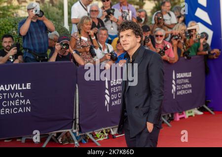 ©PHOTOPQR/Ouest FRANCE/Martin ROCHE / Ouest-FRANCE ; deauville ; 04/09/2022 ; ce dimande 4 septembre 2022 , la 48? édition du Festival du cinéma américain de Deauville 2022 Jesse Eisenberg photographe Martin ROCHE Banque D'Images