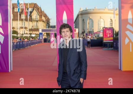 ©PHOTOPQR/Ouest FRANCE/Martin ROCHE / Ouest-FRANCE ; deauville ; 04/09/2022 ; ce dimande 4 septembre 2022 , la 48? édition du Festival du cinéma américain de Deauville 2022 Jesse Eisenberg photographe Martin ROCHE Banque D'Images