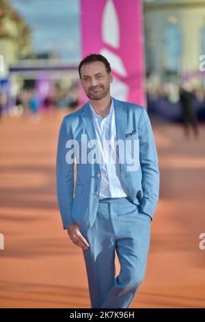 ©FRANCK CASTEL/MAXPPP - 20140003 DEAUVILLE, FRANCE - SEPTEMBRE 10 Augustin Trapenard assiste à la cérémonie de clôture du Festival américain du film de Deauville sur 10 septembre 2022 48th à Deauville, France. Banque D'Images