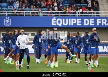 ©PHOTOPQR/LE PARISIEN/LP / ARNAUD JOURNOIS ; CLAIREFONTAINE ; 20/09/2022 ; ASSEMBLAGE DE L'EQUIPE DE FRANCE DE FOOTBALL A CLAIREFONTAINE POUR PRÉPARER LES MACHS DE LIGUE DES NATIONS FACE A L'AUTRICHE ET AU DANEMARK / - ENTRAÎNEMENT DE L'ÉQUIPE FRANÇAISE DE FOOTBALL PARIS, CLAIREFONTAINE 20 SEPTEMBRE 2022 Banque D'Images