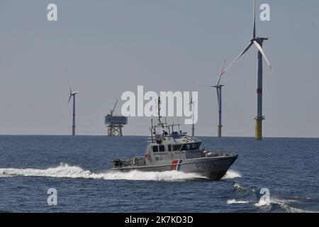 ©PHOTOPQR/OUEST FRANCE/Franck Dubray ; Saint-Nazaire ; ; ; placement du président de la République Emmanuel Macron à Saint-Nazaire consé aux énergie renouvelables et pour l'inauguration du premier parc éolien en mer français. (Photo Franck Dubray) Banque D'Images