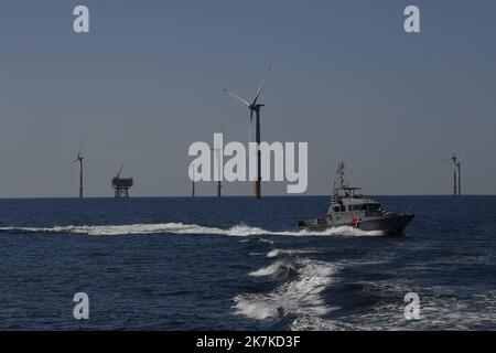 ©PHOTOPQR/OUEST FRANCE/Franck Dubray ; Saint-Nazaire ; ; ; placement du président de la République Emmanuel Macron à Saint-Nazaire consé aux énergie renouvelables et pour l'inauguration du premier parc éolien en mer français. (Photo Franck Dubray) Banque D'Images