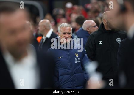 ©PHOTOPQR/LE PARISIEN/LP / Arnaud Journois ; COPENHAGUE ; 25/09/2022 ; FOOTBALL , LIGUE DES NATIONS UEFA , 25/09/2022 , COPENHAGUE ( DANEMARK ) , STADE TELIA PARKEN / DANEMARK - FRANCE / Didier Deschamps, sélectioneur de l'équipe de France. PHOTO LP/ARNAUD JOURNOIS match de football de la Ligue des Nations de l'UEFA entre le Danemark et la France à Copenhague sur 25 septembre 2022. Banque D'Images