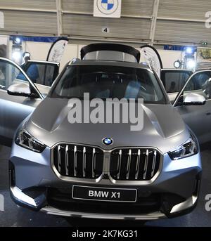 ©Mourad ALLILI/MAXPPP - 29/09/2022 Bourgoin jallieu le 29/09/2022 : Sortie nationale du nouveau BMW X1 qui se décline sous-ratiement toutes les énergies possibles pour supprimer l'un des leaders de son segment au salon de l'auto du dauphine libère a Bourgoin jallieu Bourgoin Jallieu, France, sept 29th 2022 Présentation de la BMW X1 disponible sur le marché automobile français Banque D'Images