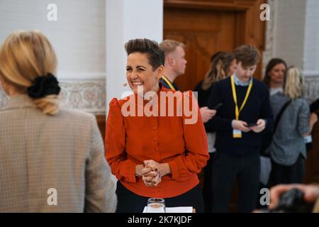 ©Thibault Savary / le Pictorium / MAXPPP - Copenhague 05/10/2022 Thibault Savary / le Pictorium - 5/10/2022 - Danemark / Copenhague - PiaOlsen Dyhr au premier show TV organiser par DR et TV2. / 5/10/2022 - Danemark / Copenhague - Pia Olsen Dyhr, qui s'échauffe avant la première émission télévisée de la campagne. Banque D'Images