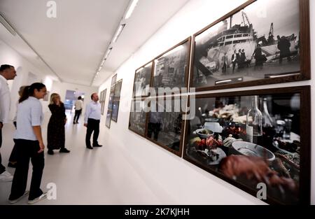 ©PHOTOPQR/NICE MATIN/Valérie le Parc ; LA SEYNE ; 06/10/2022 ; MAG / VILLA TAMARIS PACHA EXPO LINDBERGH VISITE en PRÉSENCE DU FILM PHOTO LUI MEME - exposition Lindbergh à Villa Tamaris Pache la Seyne, France 06 oct. 2022 Banque D'Images