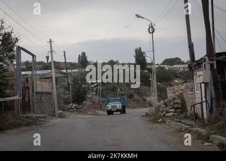 ©Chris Huby / le Pictorium/MAXPPP - Tegh 22/09/2022 Chris Huby / le Pictorium - 22/9/2022 - l'église / syunik / Tegh - Armenie / vue sur le village de Tegh, touche par les bombardements azeris. / 22/9/2022 - Arménie / syunik / Tegh - Arménie / vue sur le village de Tegh, frappé par les attentats azéri. Banque D'Images