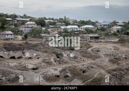 ©Chris Huby / le Pictorium/MAXPPP - Tegh 22/09/2022 Chris Huby / le Pictorium - 22/9/2022 - l'église / syunik / Tegh - Armenie / vue sur le village de Tegh, touche par les bombardements azeris. / 22/9/2022 - Arménie / syunik / Tegh - Arménie / vue sur le village de Tegh, frappé par les attentats azéri. Banque D'Images