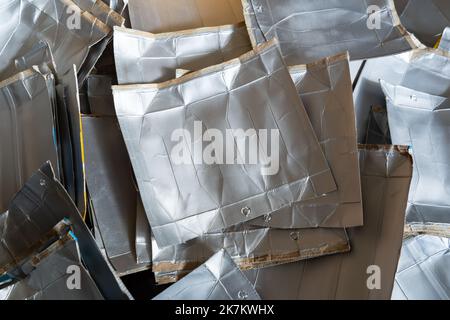 Emballages de cartons de lait collectés pour recyclage Banque D'Images