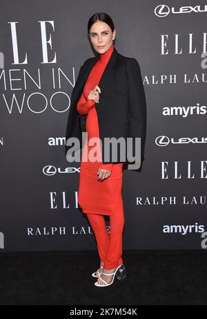 Los Angeles, États-Unis. 17th octobre 2022. Charlize Theron arrive à la célébration annuelle elle Women in Hollywood 29th qui s'est tenue au Getty Center de Los Angeles, en Californie, sur 17 octobre 2022. © OConnor/AFF-USA.com crédit : AFF/Alamy Live News Banque D'Images
