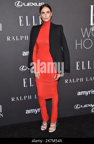 Los Angeles, États-Unis. 17th octobre 2022. Charlize Theron arrive à la célébration annuelle elle Women in Hollywood 29th qui s'est tenue au Getty Center de Los Angeles, en Californie, sur 17 octobre 2022. © OConnor/AFF-USA.com crédit : AFF/Alamy Live News Banque D'Images