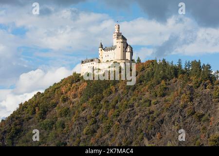 12th siècle Château de Marksburg à Braubach dans la vallée du Haut-Rhin moyen, Rhénanie-Palatinat, Allemagne Banque D'Images