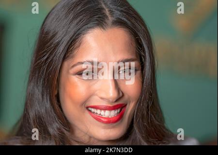 NEW YORK, NEW YORK - OCTOBRE 17 : Freida Pinto assiste à l'amour de Dieu nous décernons 16th prix annuels Golden Heart au Glasshouse on 17 octobre 2022 à New York. Crédit : Ron Adar/Alay Live News Banque D'Images