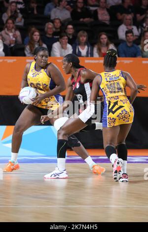 Shonica WHARTON de la Barbade dans le netball féminin entre la Barbade et Trinité-et-Tobago aux Jeux du Commonwealth 2022 dans le NEC, Birmingham. Banque D'Images