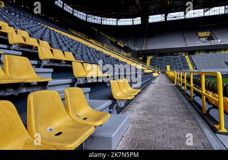 Aux tribunes de signal Iduna Arena - le terrain de jeu officiel du FC Borussia Dortmund Banque D'Images