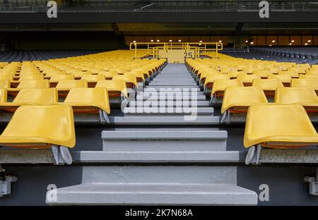 Aux tribunes de signal Iduna Arena - le terrain de jeu officiel du FC Borussia Dortmund Banque D'Images