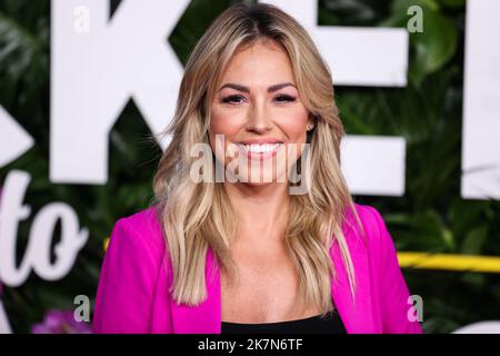 Westwood, États-Unis. 17th octobre 2022. WESTWOOD, LOS ANGELES, CALIFORNIE, États-Unis - OCTOBRE 17 : l'actrice américaine Jessica Hall arrive à la première de Universal Pictures 'Ticket to Paradise' de Los Angeles, tenue au Regency Village Theatre sur 17 octobre 2022 à Westwood, Los Angeles, Californie, États-Unis. (Photo de Xavier Collin/image Press Agency) Credit: Image Press Agency/Alay Live News Banque D'Images