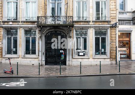 Vieille ville de Bruxelles, région de Bruxelles-capitale, Belgique - 10 14 2022 - façade de la brasserie fermée Belga Queen Banque D'Images