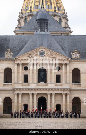 Paris, France. 18th octobre 2022. Intérieur de la grande cour des Invalides lors d'une cérémonie d'hommage aux vétérans de la guerre d'Algérie, à l'Hôtel National des Invalides, à Paris, France sur 18 octobre 2022. Photo par Romain Gaillard/Pool/ABACAPRESS.COM crédit: Abaca Press/Alay Live News Banque D'Images