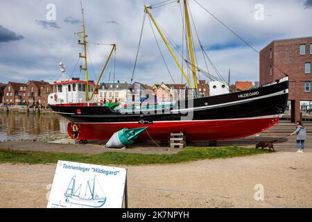 Binnenhafen Husum, port intérieur de Husum, rails de la cale de l'ancien chantier naval Banque D'Images