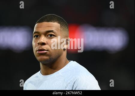 Julien Mattia / le Pictorium - PSG - Marseille - 16/10/2022 - France / Ile-de-France (région) / Paris - Kylian MBappe avant le match du 11 Banque D'Images